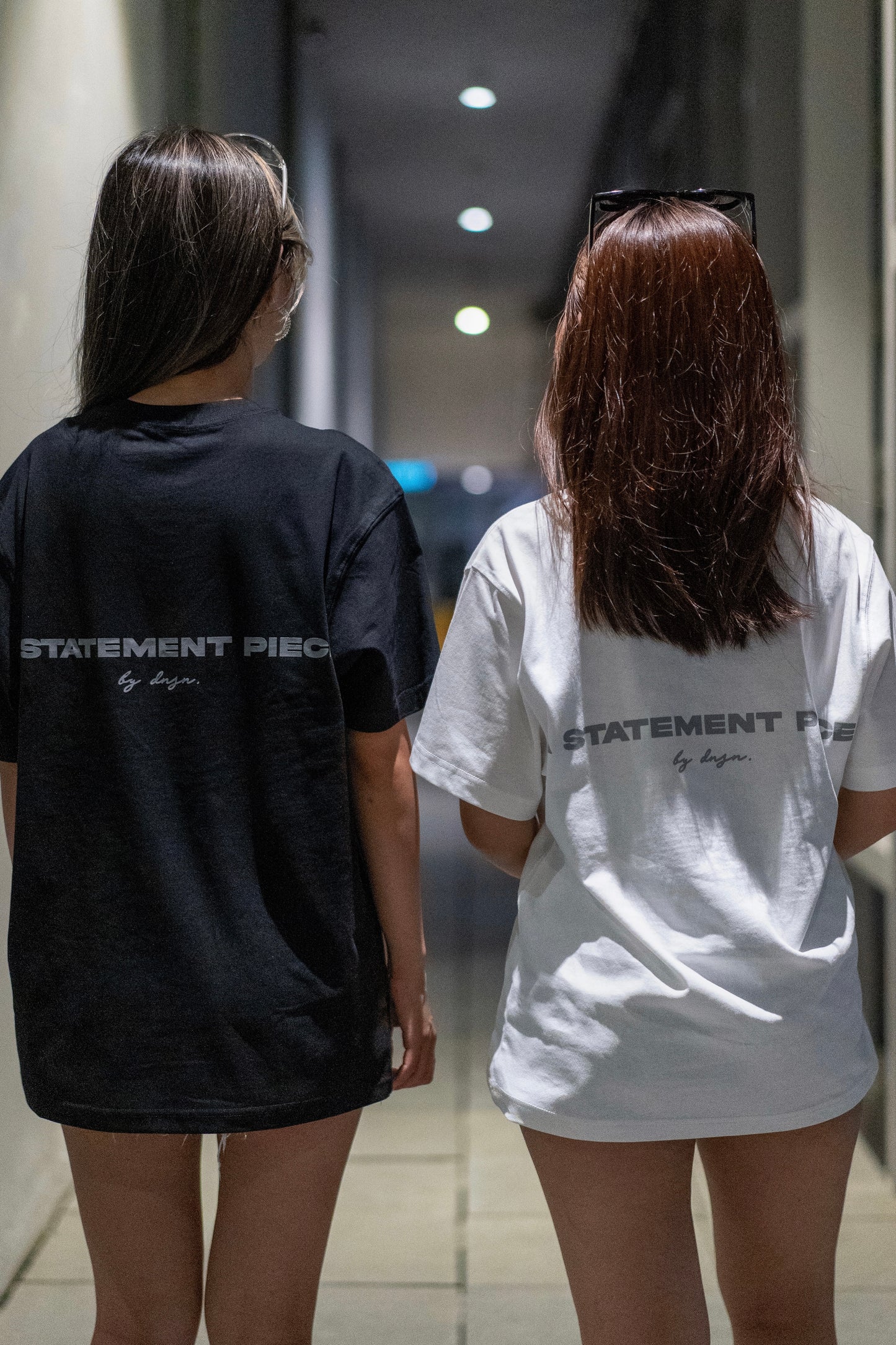 statement piece oversized tee (black)