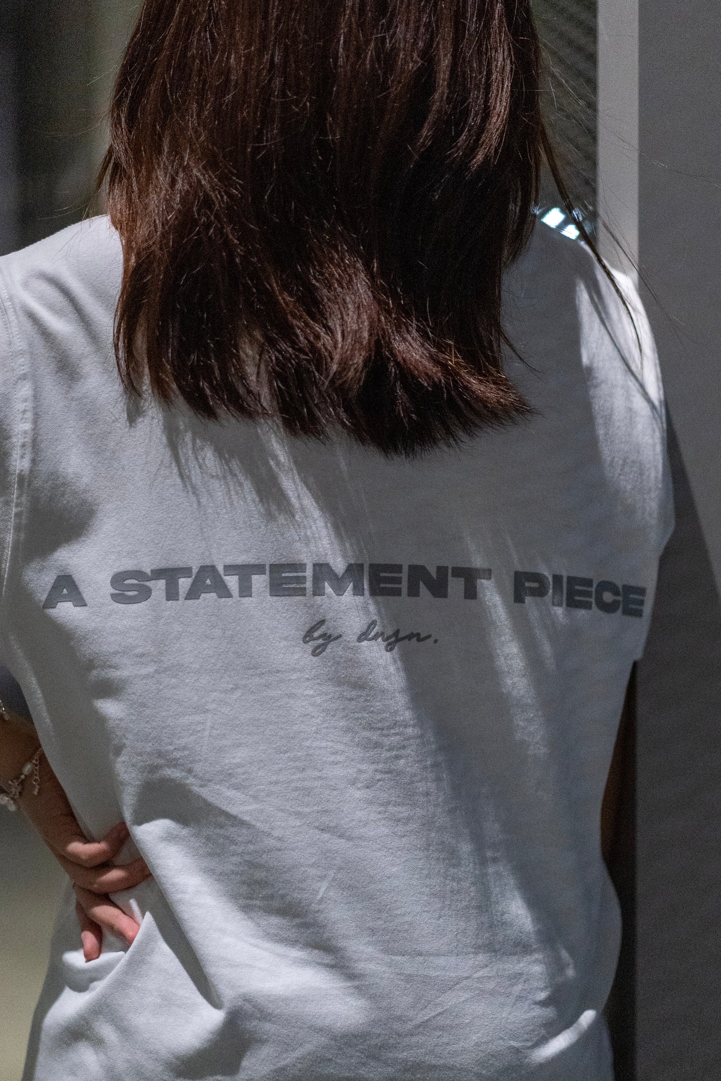 statement piece oversized tee (white)