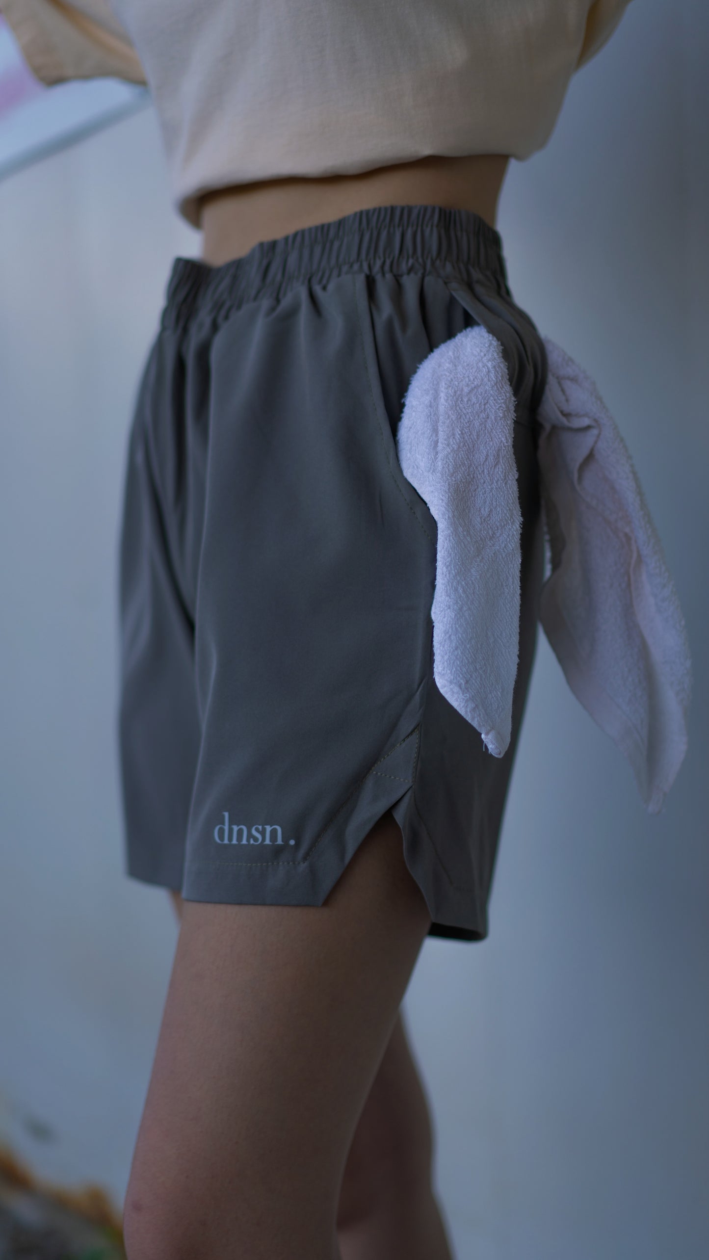 dnsn. classic shorts (olive green)